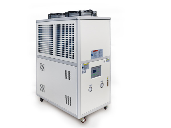 冷水機(jī)多機(jī)聯(lián)動(dòng)控制系統(tǒng)：平衡負(fù)荷與提升效率的方案